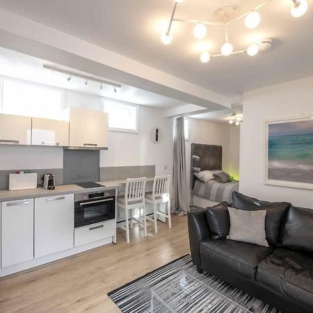 The Hideout Apartment Lytham St Annes Bagian luar foto